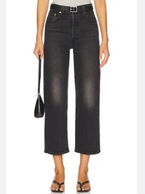 Levi’s Ribcage Straight Ankle Jeans